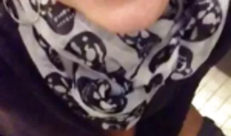 Ein dünner Bauer hat einen kräftigen Schwanz geile sex clips