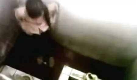 Bekam einen Orgasmus aus einem Wasserstrahl in einer kostenlose sex clips Vagina