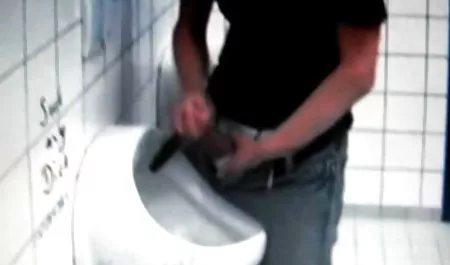 Frau liebt deutschsprachige sexclips es, Sperma zu schlucken