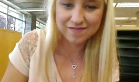 Wettbewerbe Freundinnen, die länger Schwanz amateur sex clips lutschen