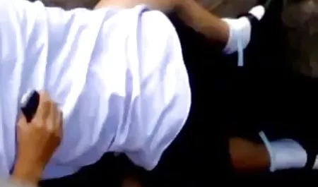 Saugt Schwanz private sex clips im Auto