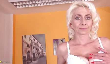 Strip sie ist 18 Jahre alt kostenlose deutsche sexclips