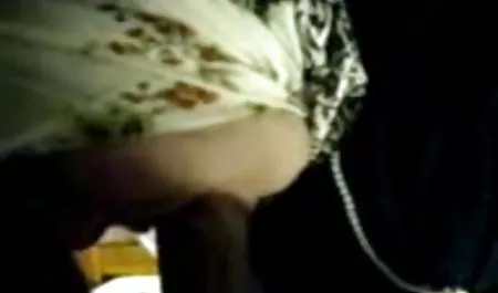 Offizier und neue sex clips vollbusiges Küken