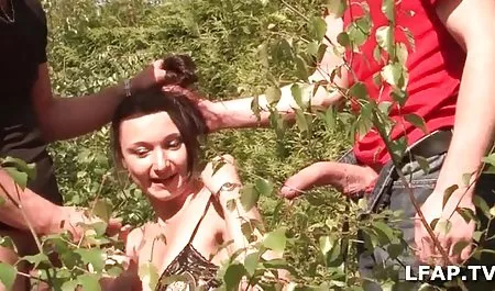 Mädchen mit sexclips frei elastischen Brüsten