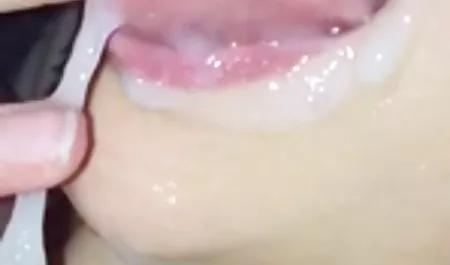 Der Typ hat Spaß deutsche sexclips kostenlos zu Hause mit einer Freundin