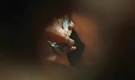 Zahlt seine Schulden in Form teenager sexclips von Sachleistungen zurück