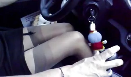 Kleine versaute geile sex clips Schlampe streichelt sich