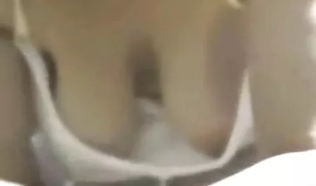 Leckere nackte Brüste kostenlose sexklips